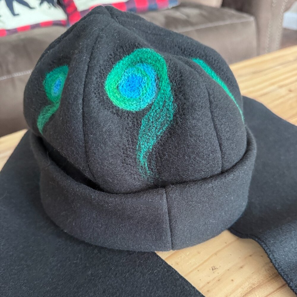 NEW Hand-felted hat and scarf set. Black with green and blue. Craft fare